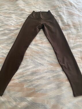 ALO Yoga XXS Leggings in Dark Brown